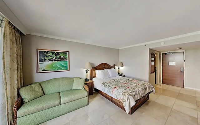 Luana 118 Condo by RedAwning