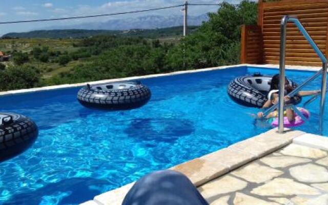 Rustic Apartment Mariva