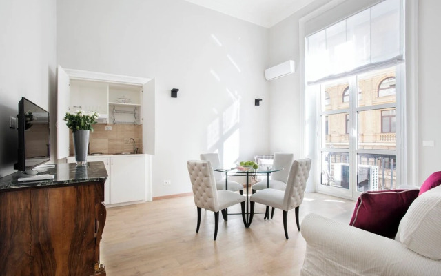 Prestigious Apartments Via Barberini