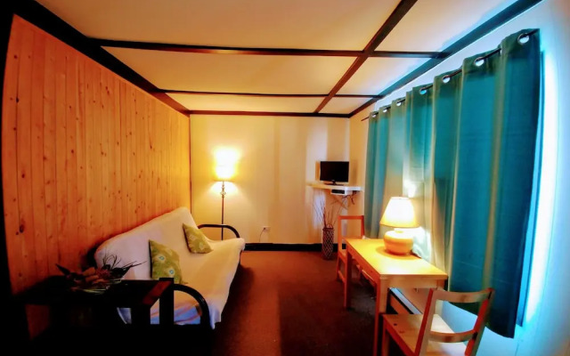 Dwight Riverside Inn