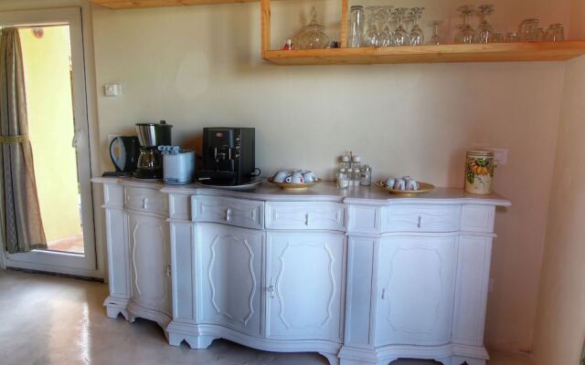 Luxurious Villa in Monte San Savino with Jacuzzi