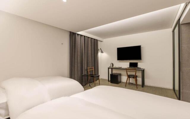 H hotel Gasan