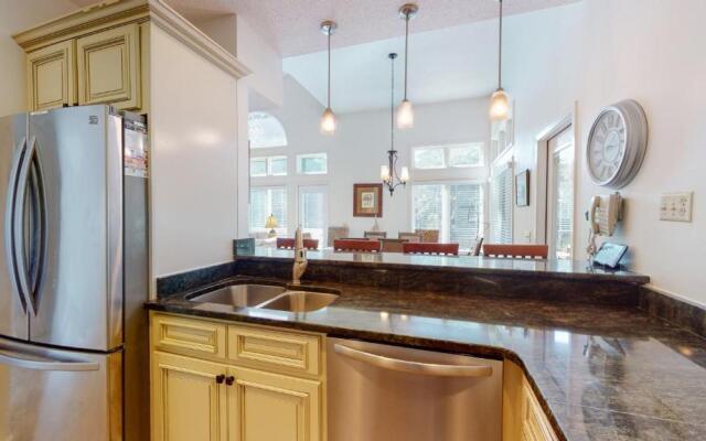 7609 Huntington Villas