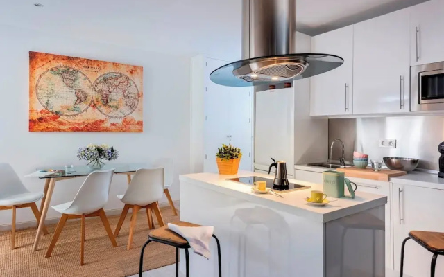 Cozy 1 BD Apartment in Perfect Location Albareda II