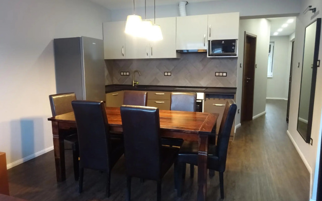 Corvin Point Rooms and Apartments