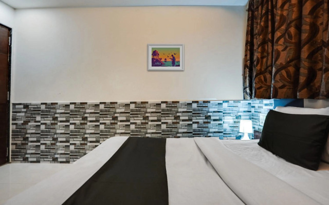 OYO 31911 Hotel Kanchan Palace