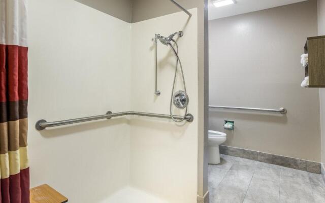 Red Roof Inn PLUS+ & Suites Savannah - I-95