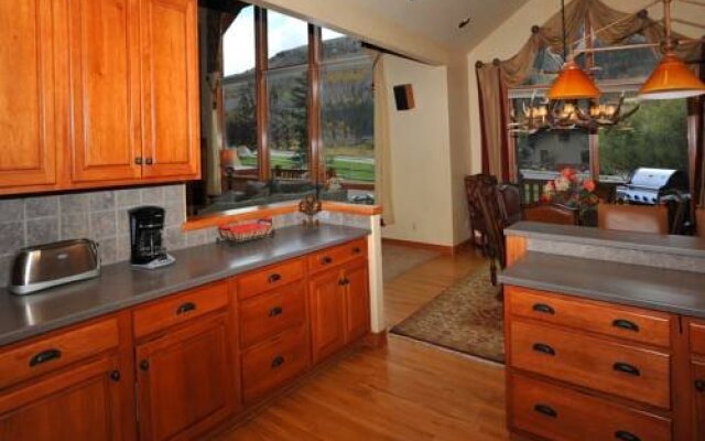 Lionsridge Loop Residence