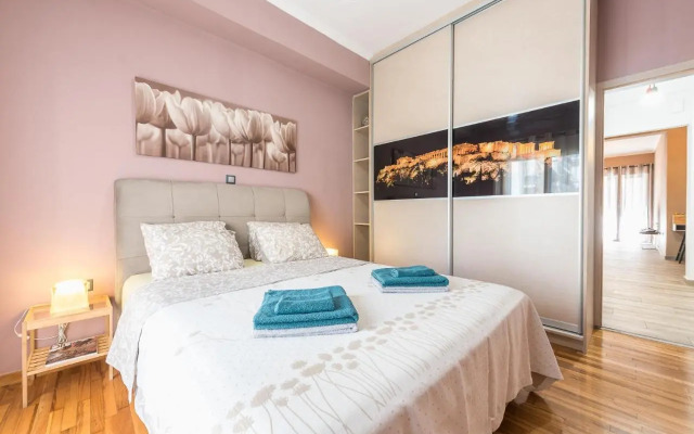 Stylish Luxury Apartment near Acropolis at Neos Kosmos metro station