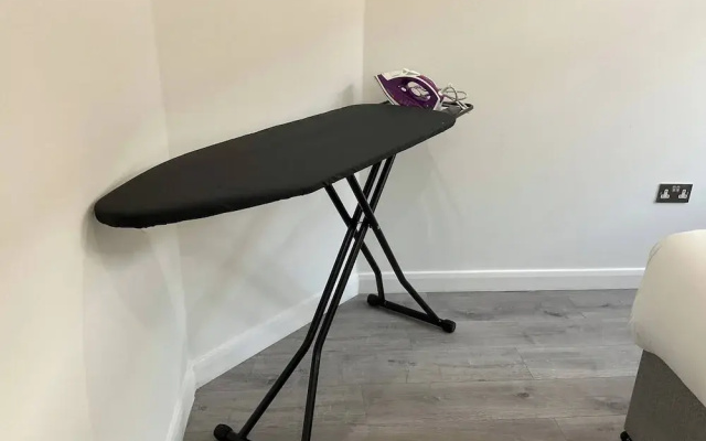 Spacious City Centre Apartment for Up to 5
