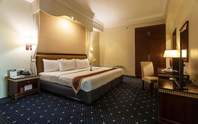 Sarrosa International Hotel and Residential Suites