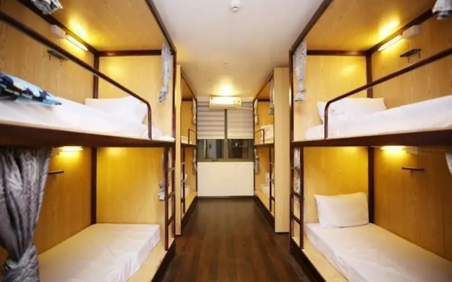 Summer Place Hotel - Hostel