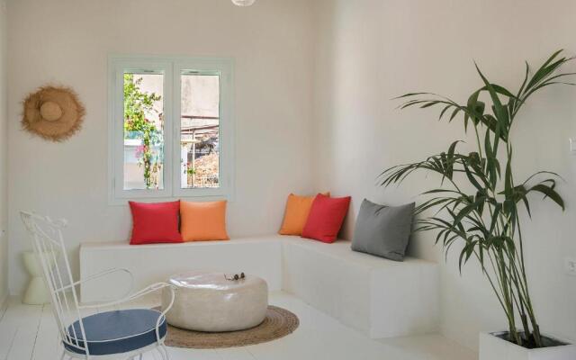 Bohemian Nest - Cheerful 2-Bedroom Villa with pool