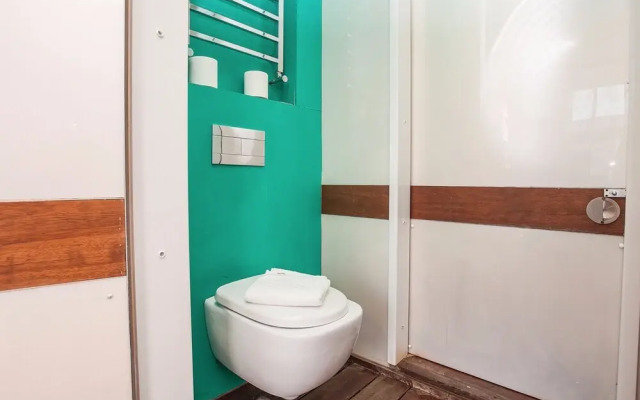 Spacious 2 Bedroom House With Garden