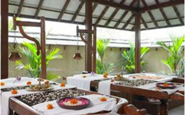 Radisson Plaza Resort & Spa