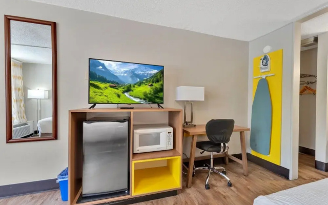 Days Inn Bristol Parkway