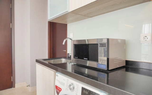 Modern Look And Comfy 2Br Menteng Park Apartment