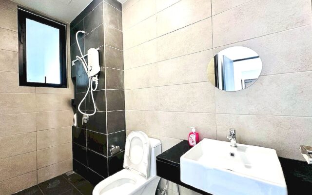 OYO Home 90948 Irishe Homestay Penang City Seaview