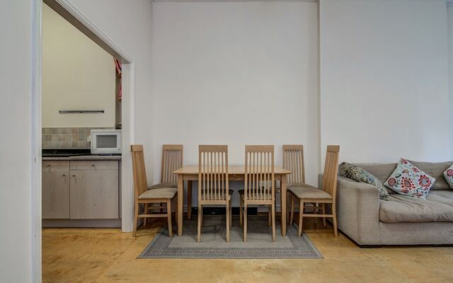 Bright, Spacious 2BR Central Manchester Flat for 4