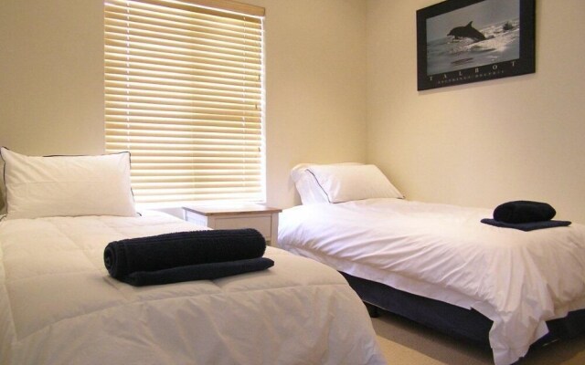 Waves Edge Apartments