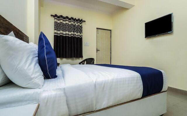 OYO SilverKey 27892 Shanti Complex