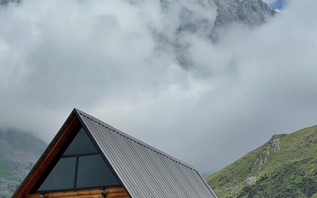 Kazbegi Inn Cottages