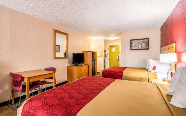 Econo Lodge at Wanamaker