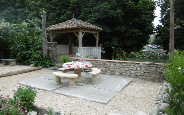 Limoux Riverside Gardens