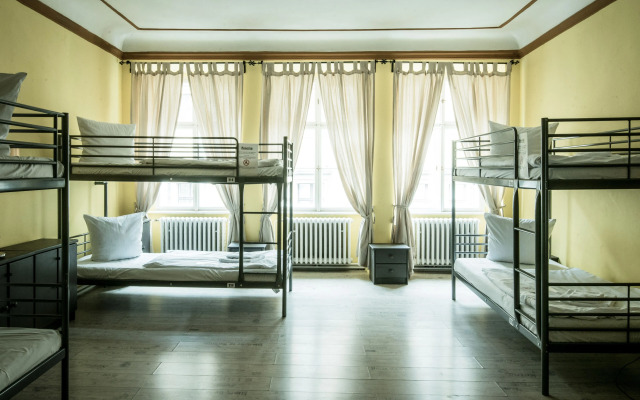 Charles Bridge Economic Hostel