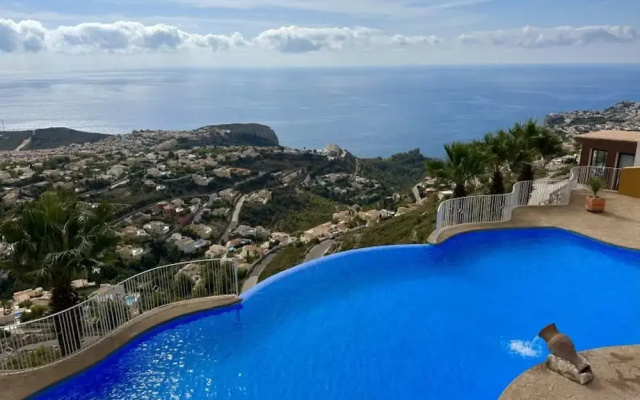 Two Bedroom Apartment With Breath-taking Views