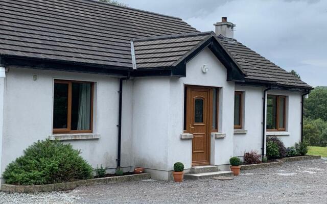 Secluded hilltop hideaway!