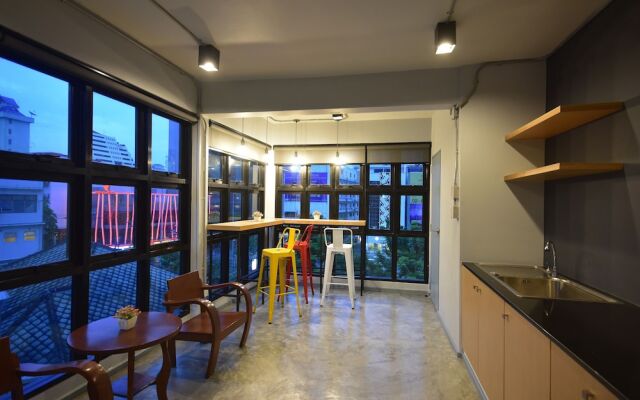 The Chatbox Silom Hostel