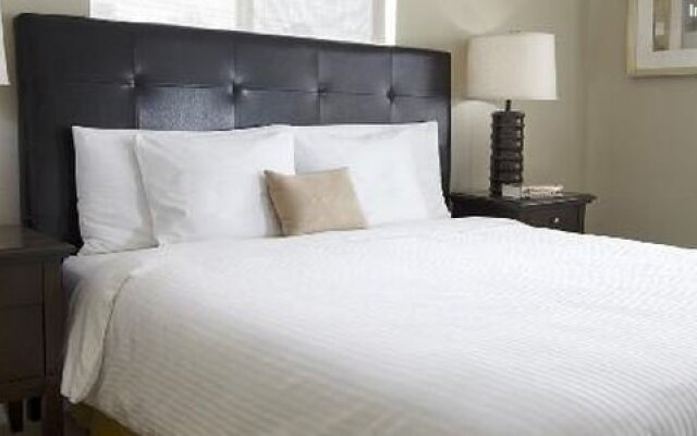 Oakwood At 1060 Glendon Avenue