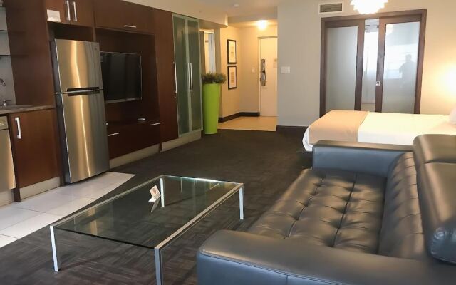 Strand Ocean Drive Suites