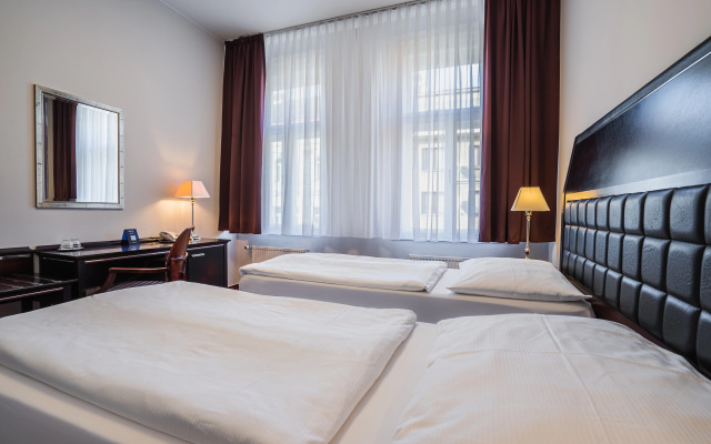 EA Hotel Tosca