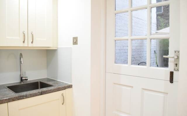 1 Bedroom Flat With Terrace In Pimlico