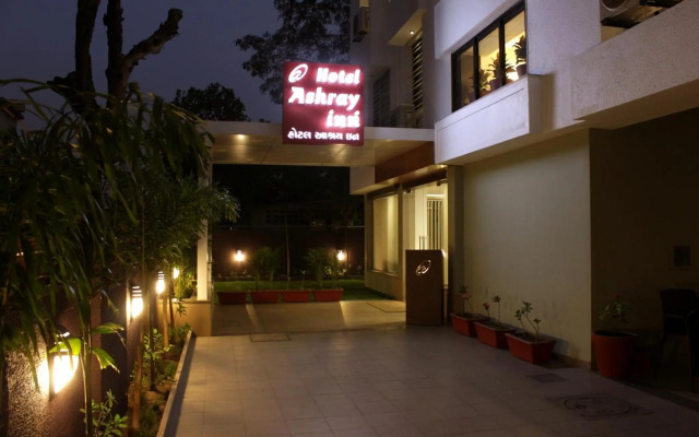 OYO Premium Ashram Road II