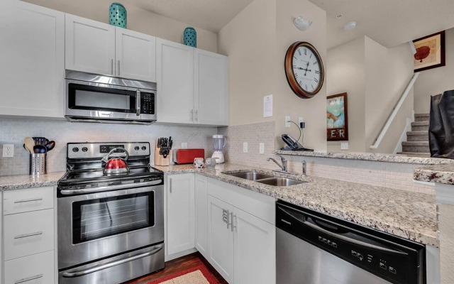 Lucaya Village 3040 #21-101