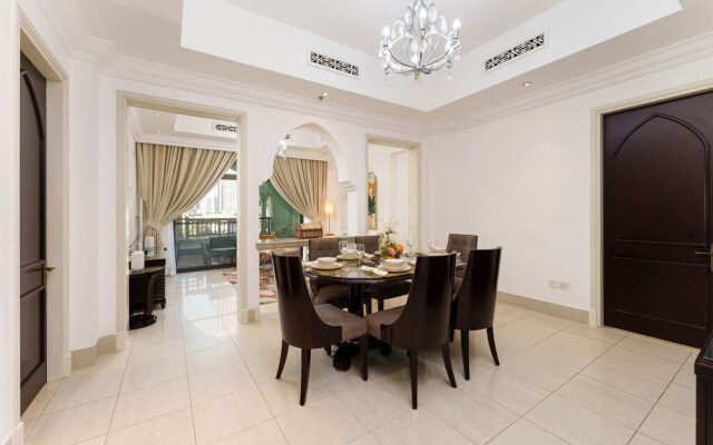 Maison Privee - Tasteful Apt cls to Burj Khalifa & Dubai Mall