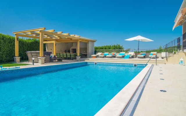 Modern Villa in Rovinj With Private Swimming Pool