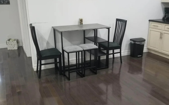 2 Bed Rooms Shared Brooklyn Apartment