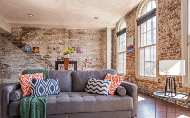 FRONTDESK 111 W Main St Apts Downtown Louisville