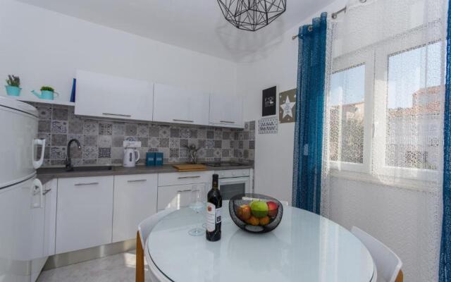 Apartment Mika1