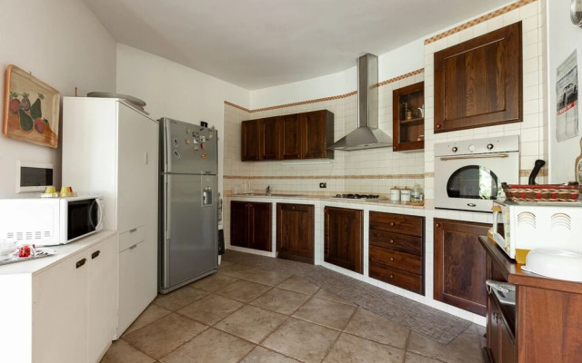 Villa Carmen With Garden And Pool