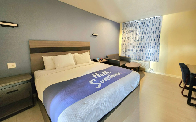 Days Inn by Wyndham Freeport
