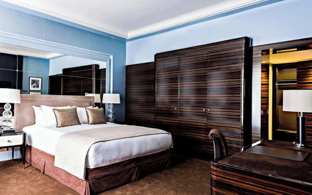 Prince de Galles, a Luxury Collection Hotel, Paris