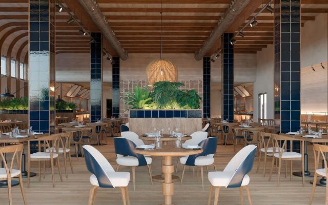 H10 Porto Poniente Hotel