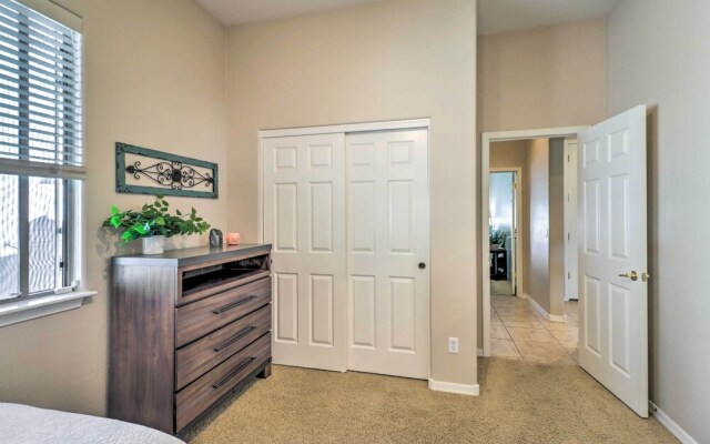 Pool & Putting Green: Goodyear Home on Golf Course