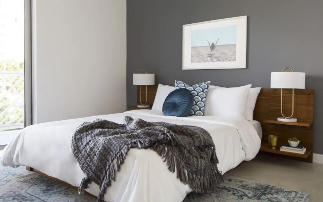 Sonder Biscayne Stunning 3BR + Balcony