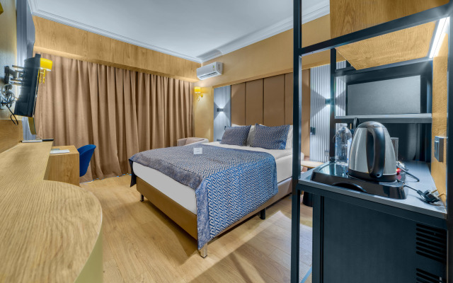 Numa Port Hotel